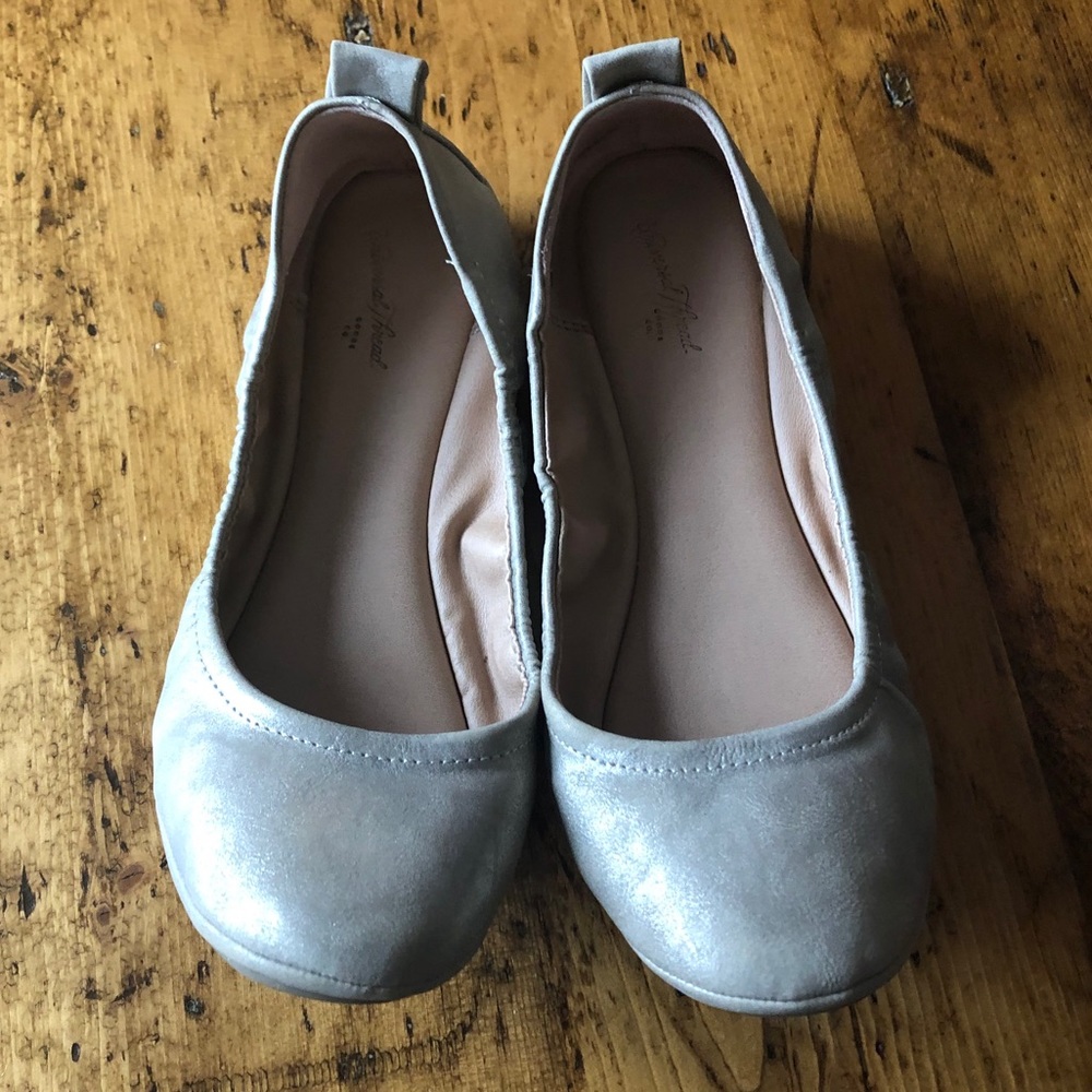 Metallic Flats | Size 6 ✨